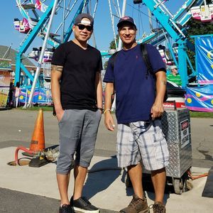 Meet your Posher, Sang